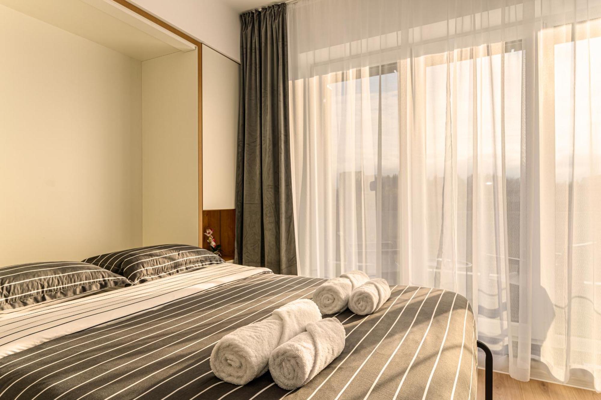 Luxury Landing Apartments Complex Qualis Braşov Exterior foto